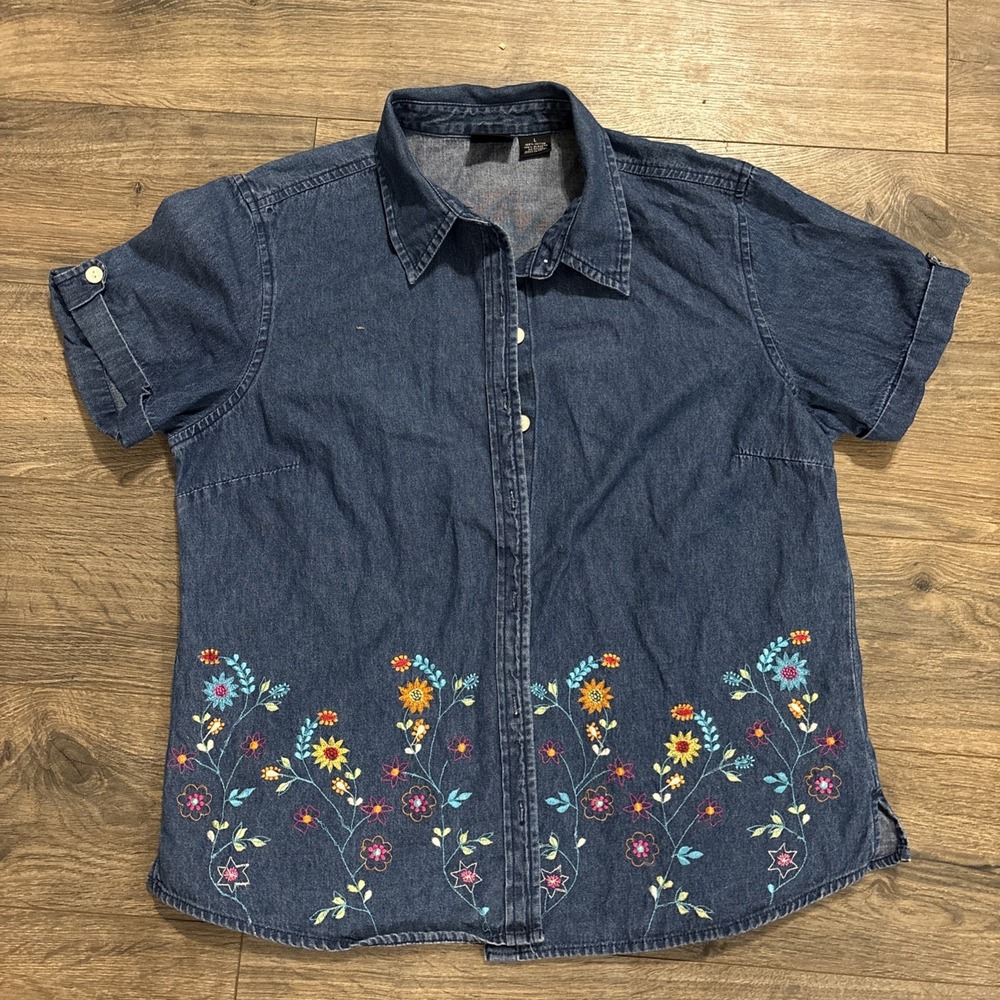 Vintage 1990s Erika & Co Denim Jean Shirt Embroidered Floral Button Front Large